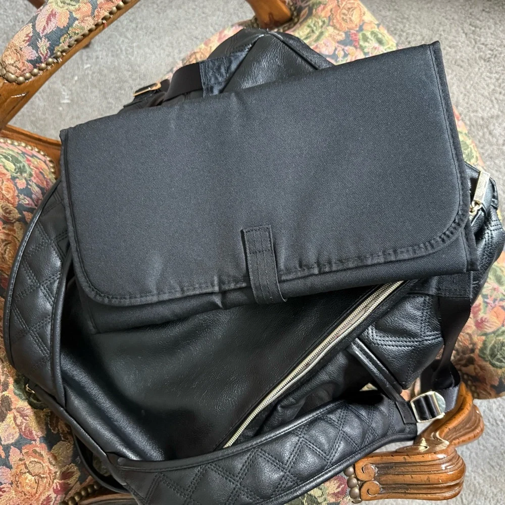 Itzy Ritzy Black and Gold Quilted Diaper Backpack - Picture 15 of 16